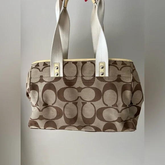 Coach Daisy signature tote tan brown yellow shoulder bag - Picture 6 of 11